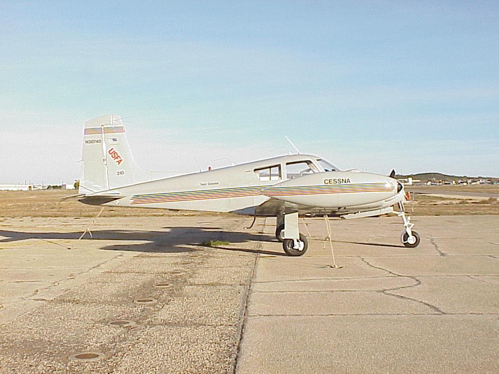 Cessna 310-4